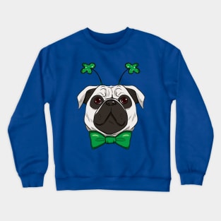 Cute St. Patrick pug dog with green bow tie and fashionable green sparkling clover accessory Crewneck Sweatshirt